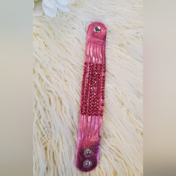 Pink Leather Bracelet infused Crystal Wrap Multilayer Bracelets 🌴 - Picture 4 of 5